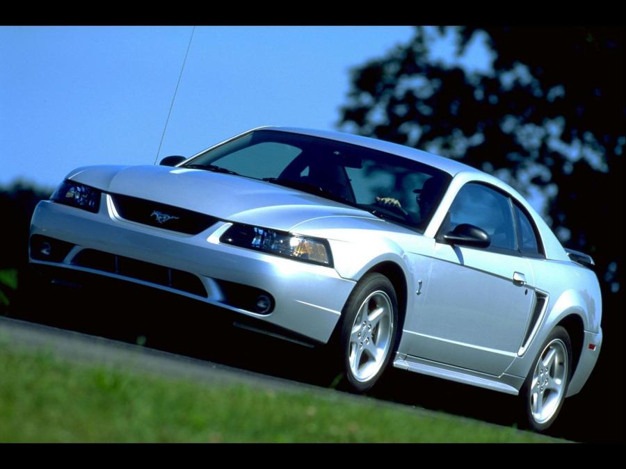  Ford Mustang SVT Cobra 2001 года  (фото 12 из 15)